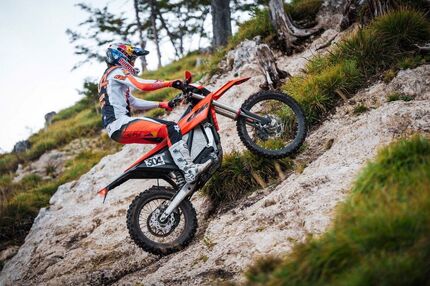 DIRT BIKE